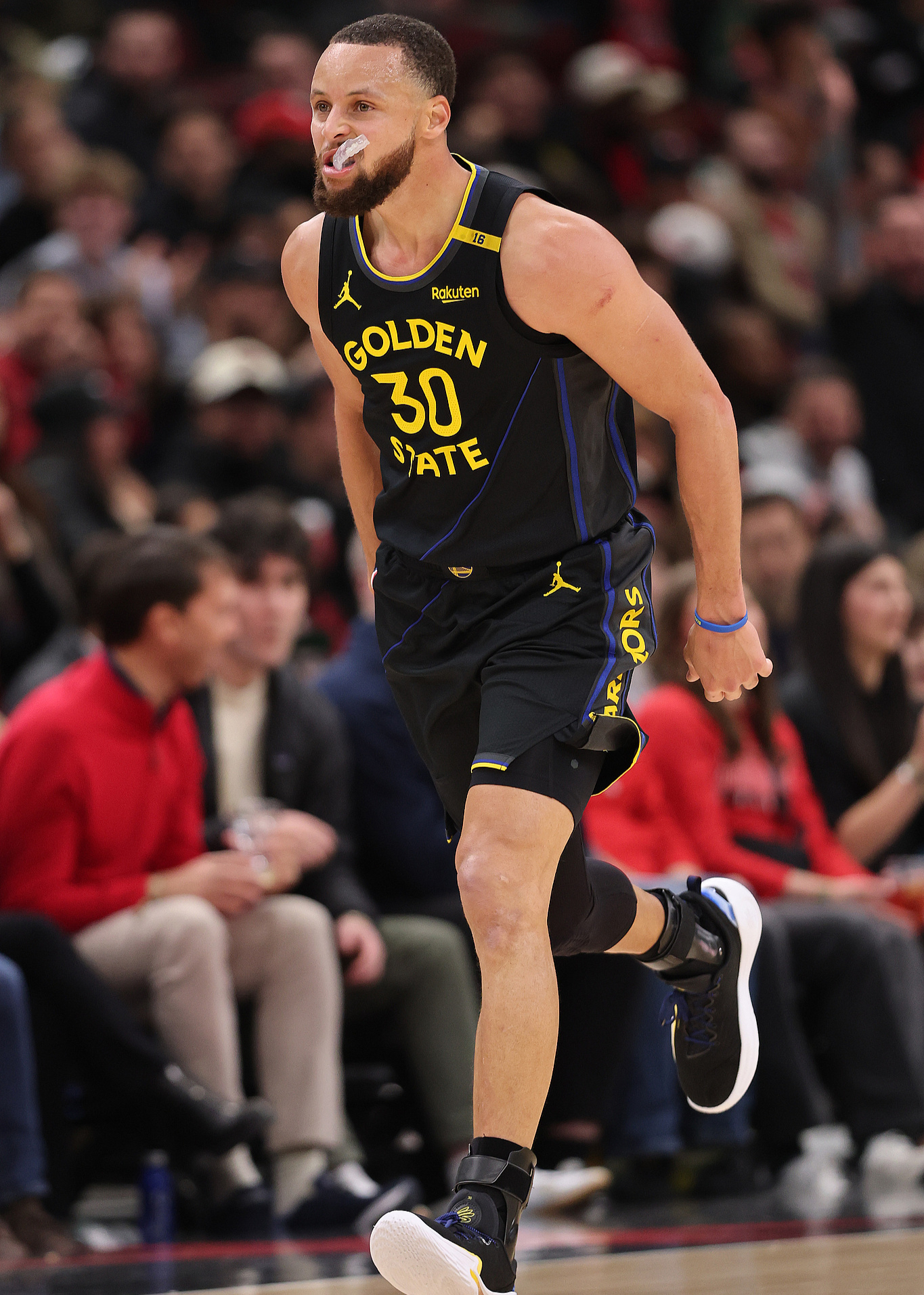 关于芝加哥公牛迎NBA季后赛关键赛，今晚篮板制胜，震撼外界，年轻球员得到机会的信息